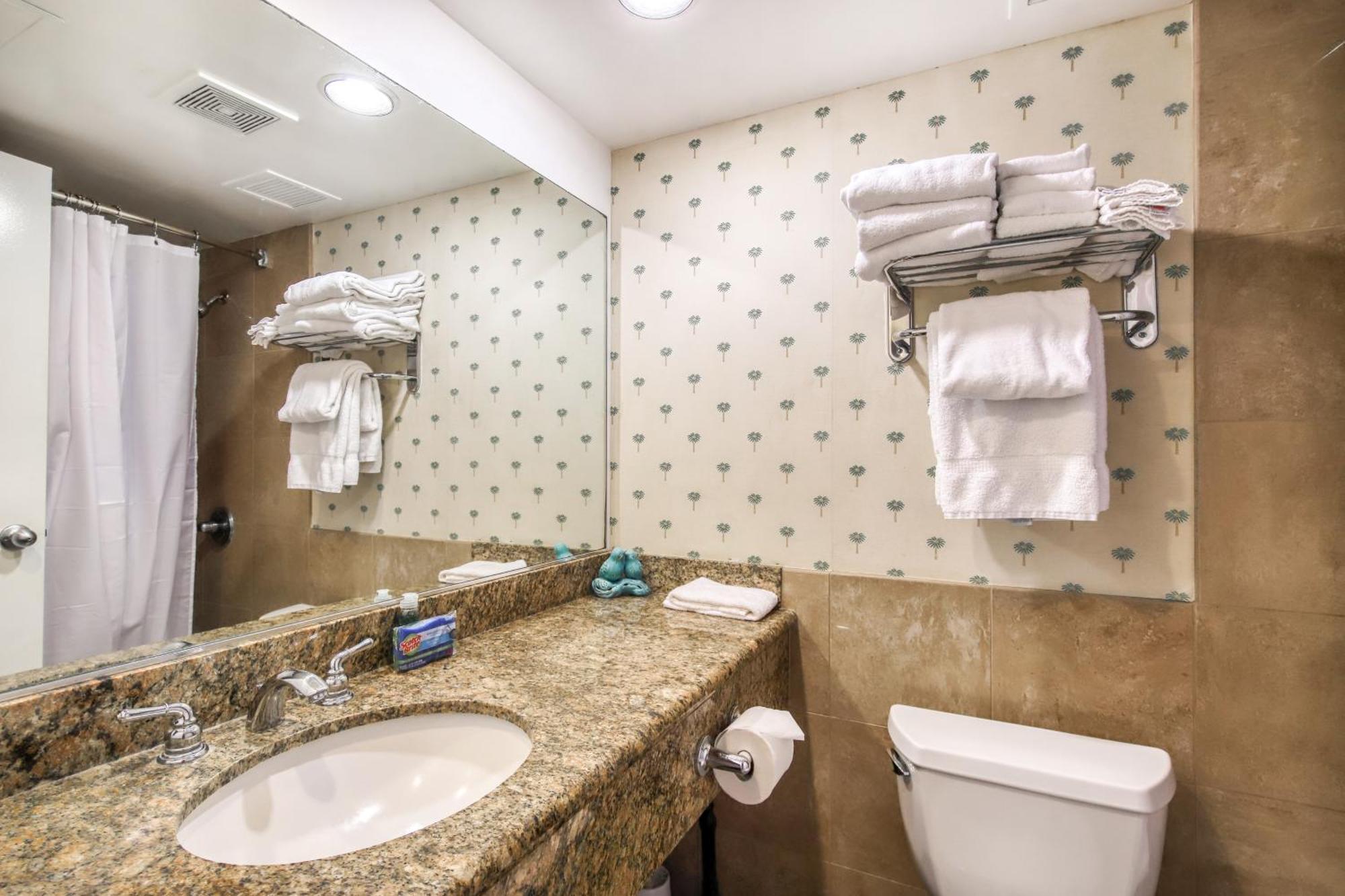 Apartments At Palms Waikiki Гонолулу Номер фото