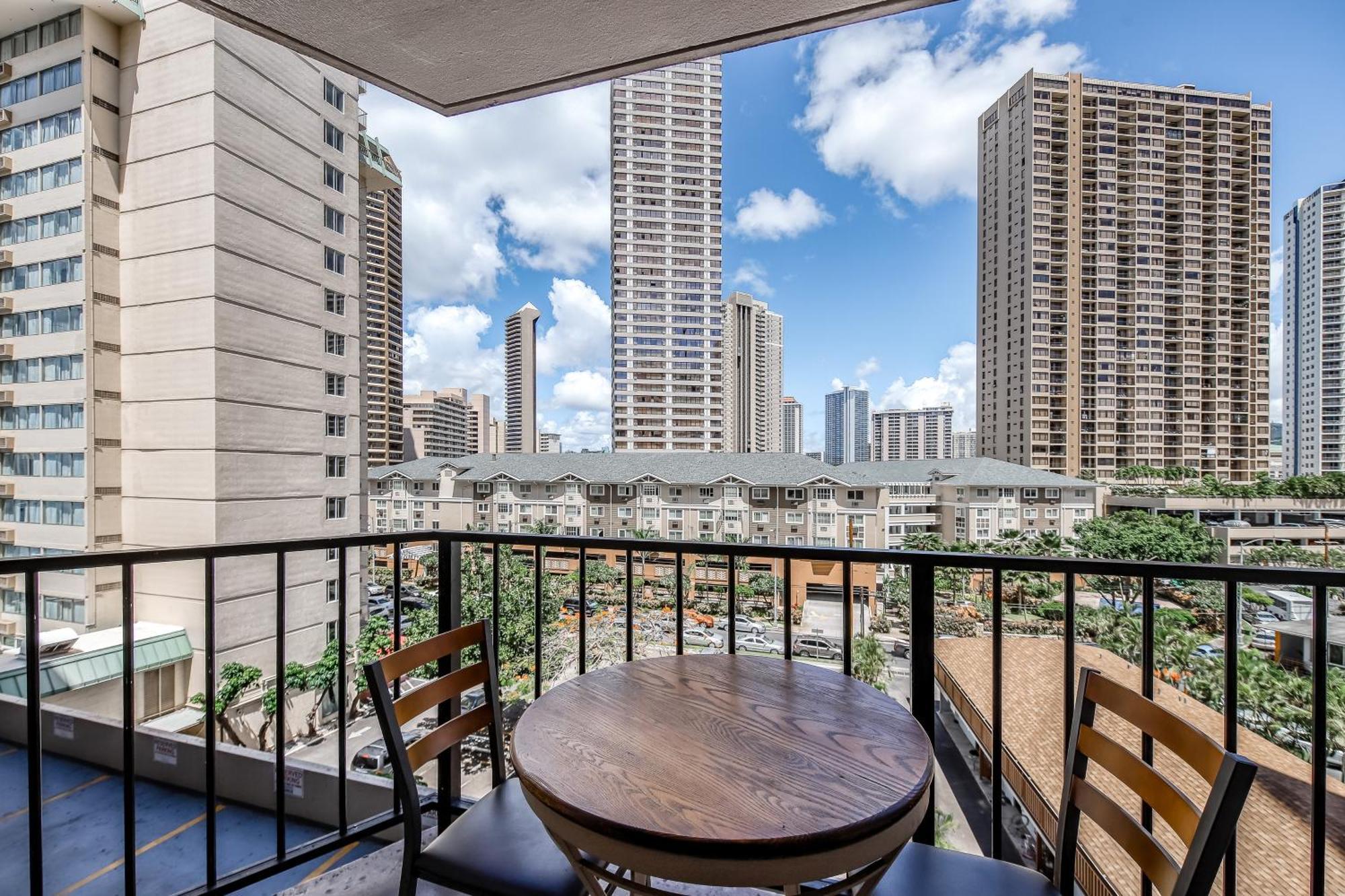 Apartments At Palms Waikiki Гонолулу Номер фото